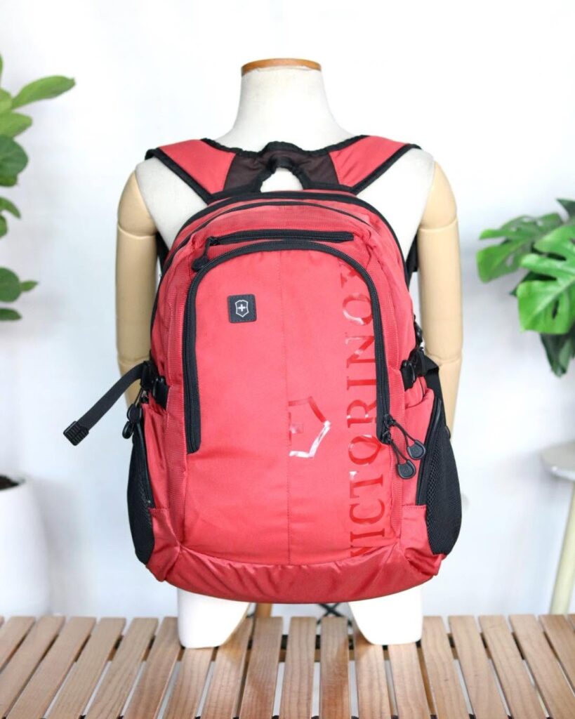 VICTORINOX