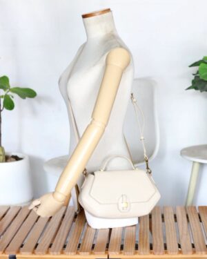 CHARLES & KEITH