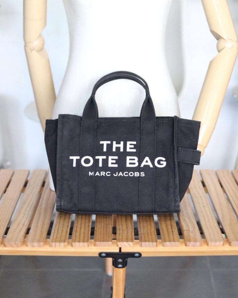 MARC JACOBS