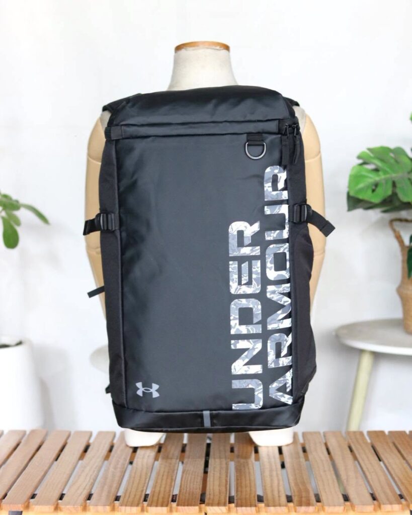 UNDER ARMOUR