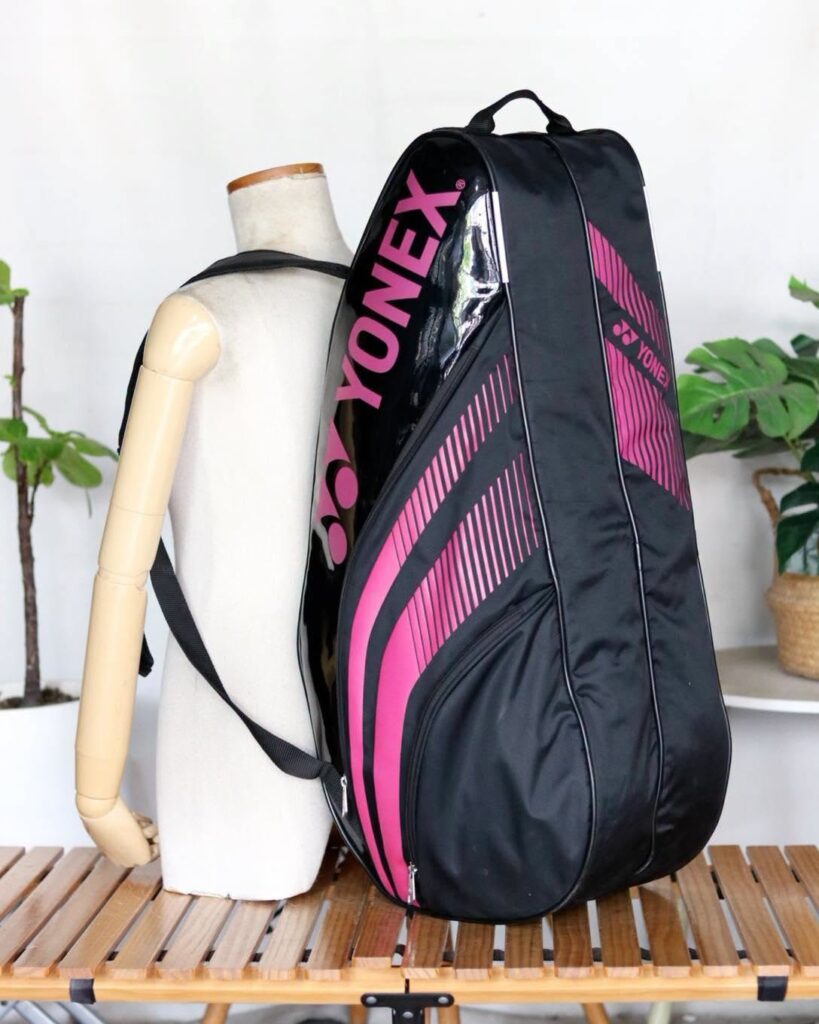 YONEX