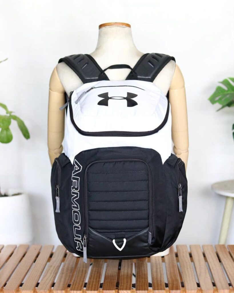 UNDER ARMOUR
