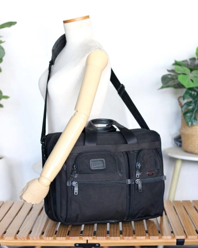 TUMI