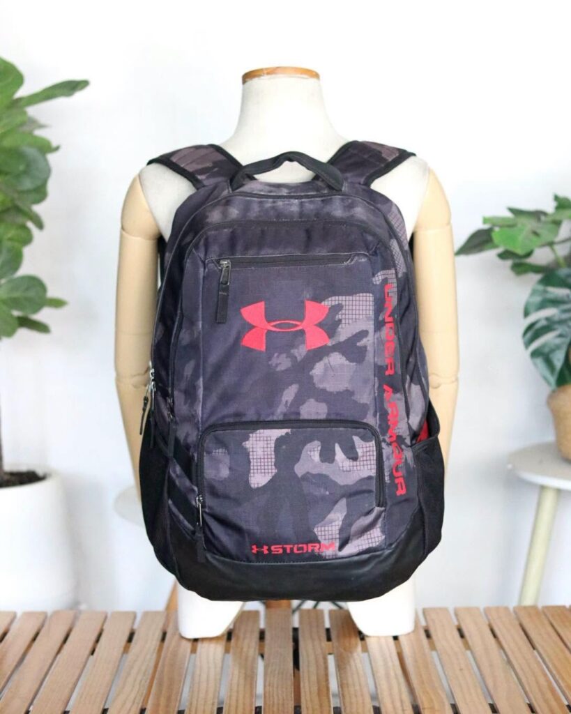 UNDER ARMOUR
