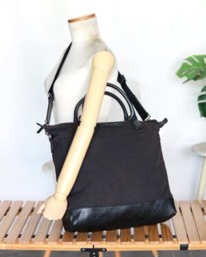 WANT LES ESSENTIELS