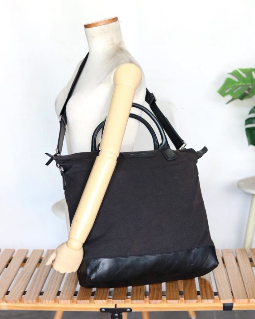 WANT LES ESSENTIELS
