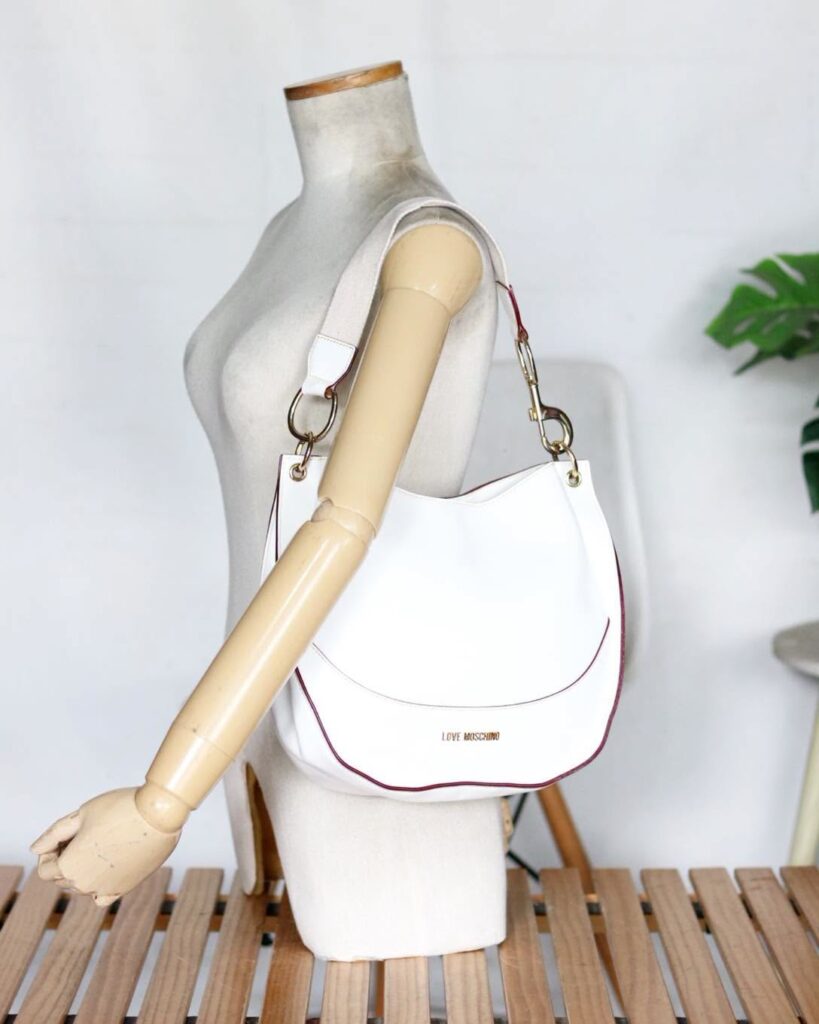 LOVE MOSCHINO